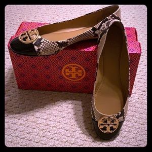 TORY BURCH CHELSEA CAP-TOE BALLET FLATS
